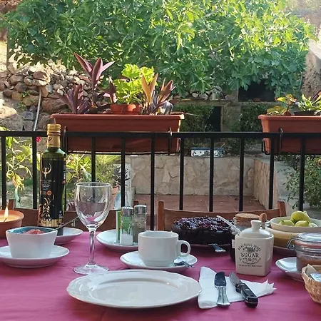 El Balcon De Bed & Breakfast